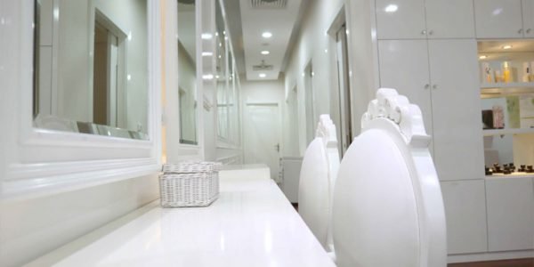 Desain meja klinik kecantikan TBL Medan